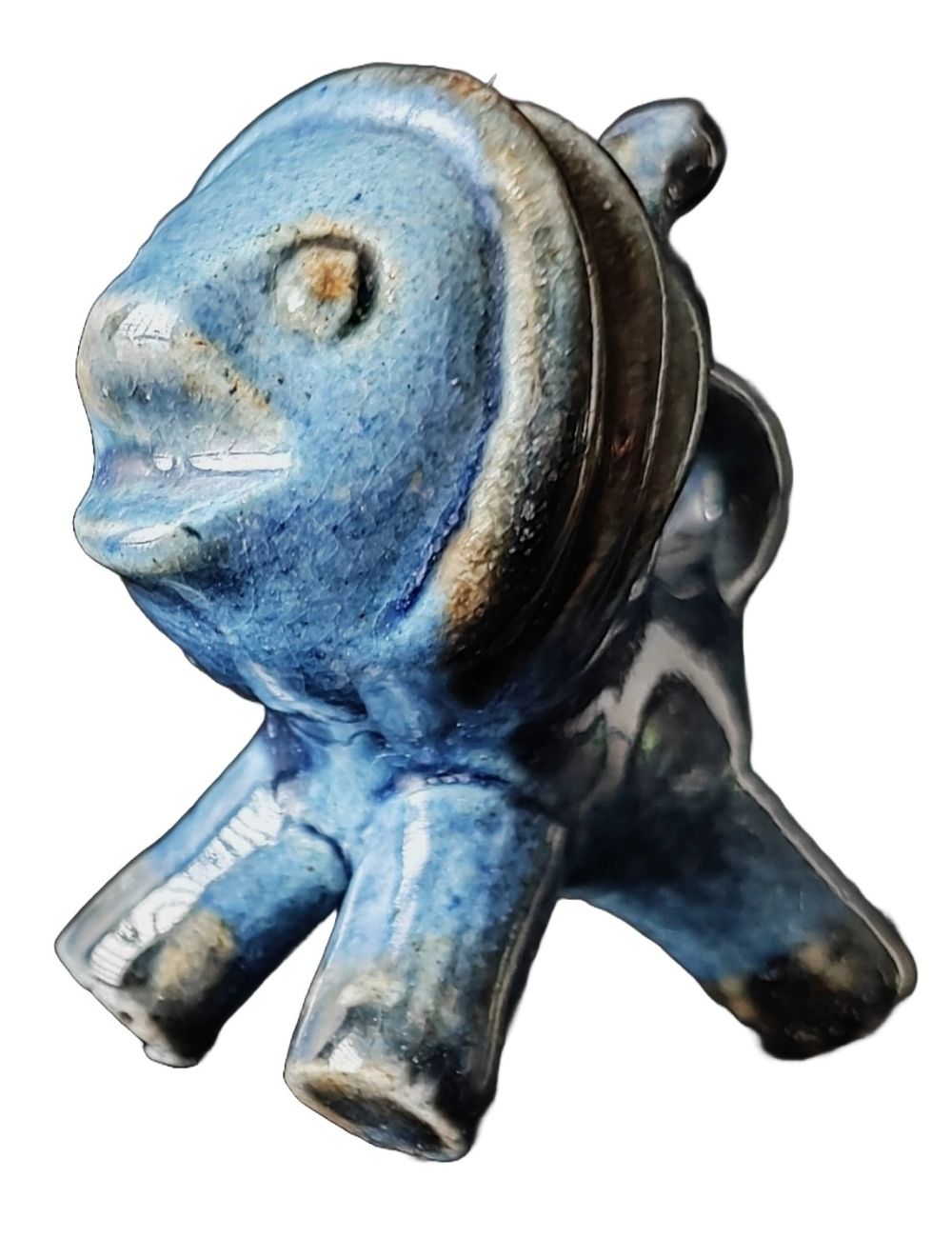 Figurka ceramiczna lwa w archaicznym stylu